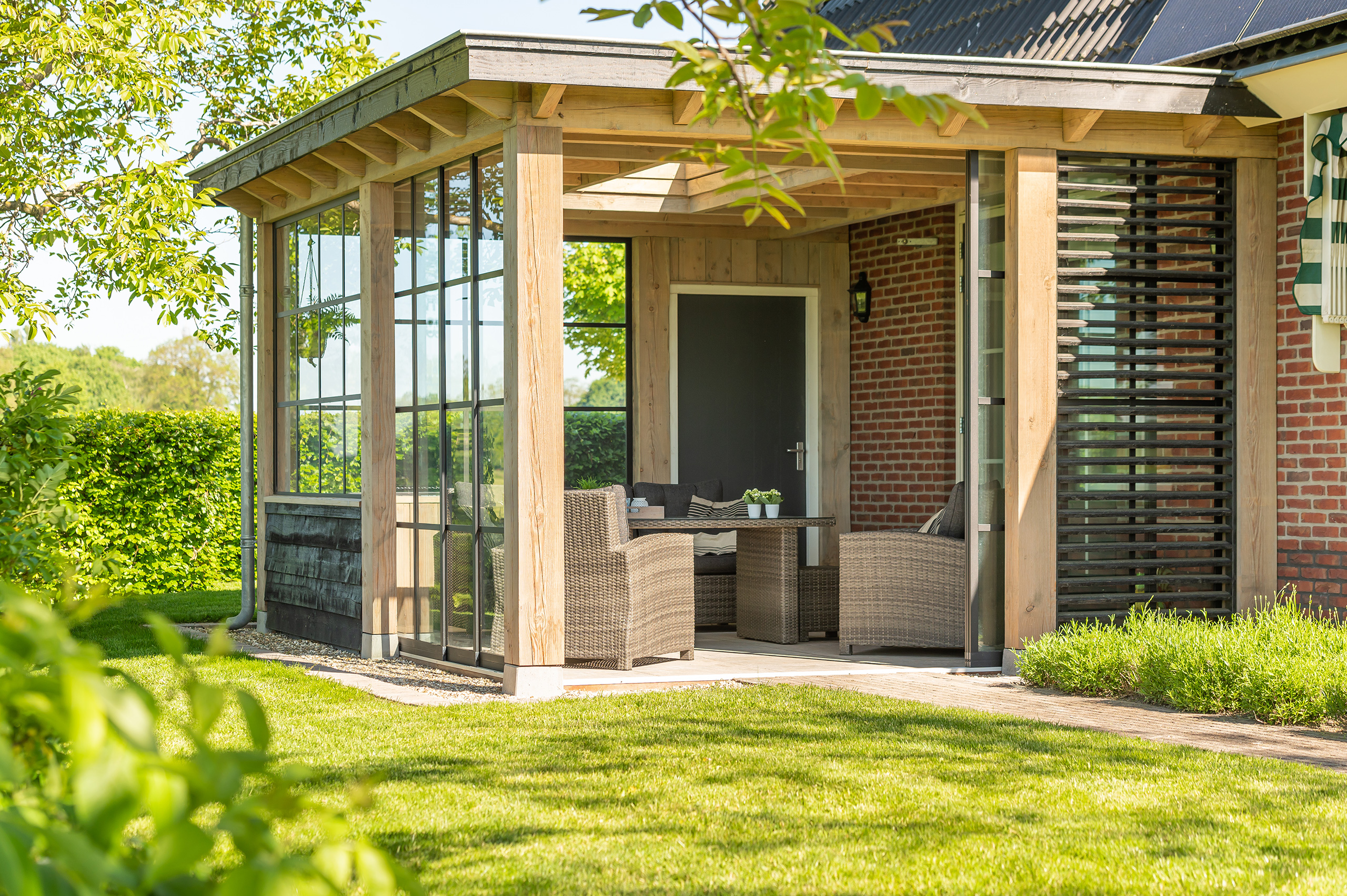 Project Lochem: houten overkapping aan de woning