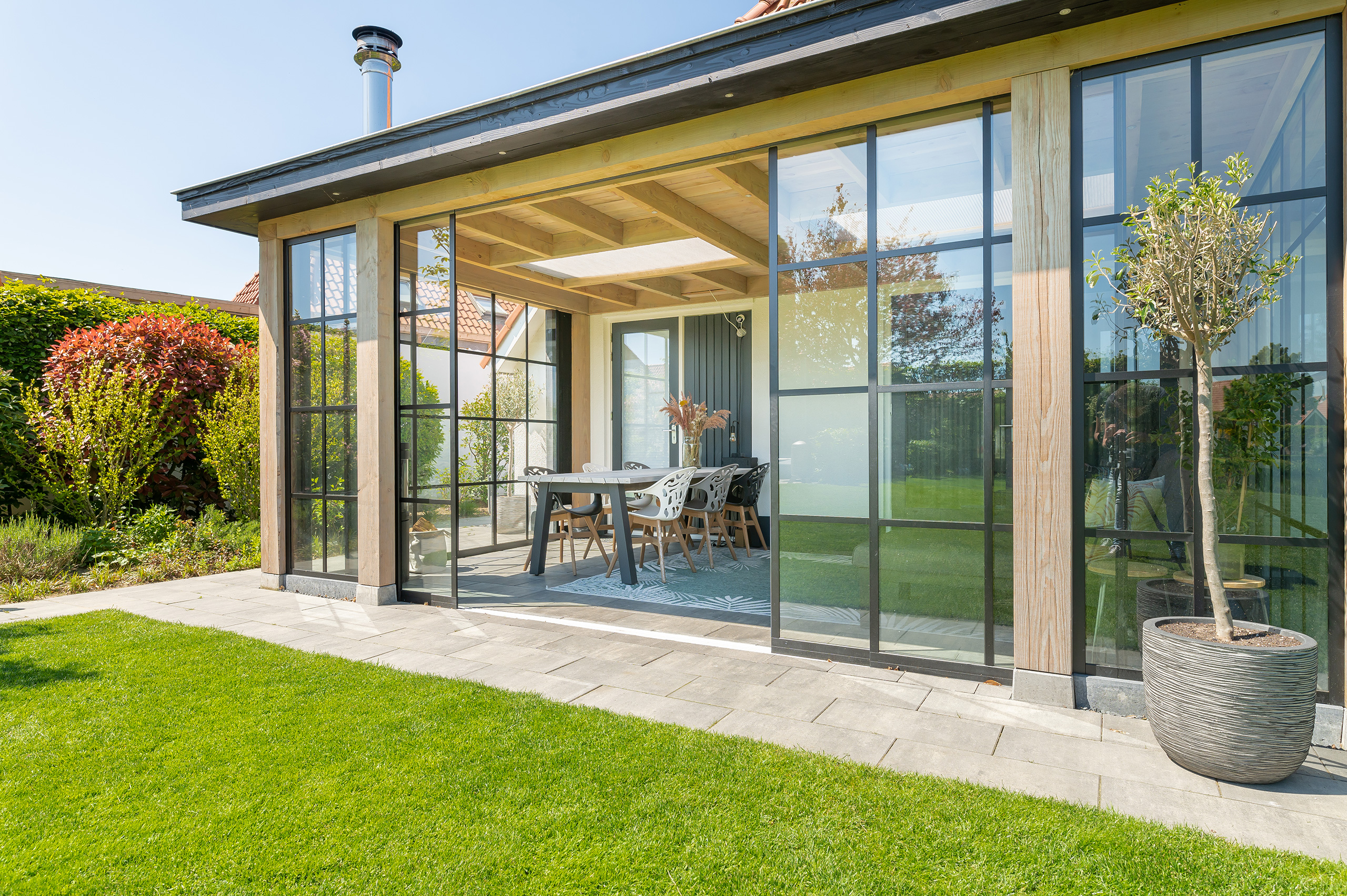 Overkapping aan huis in Lathum