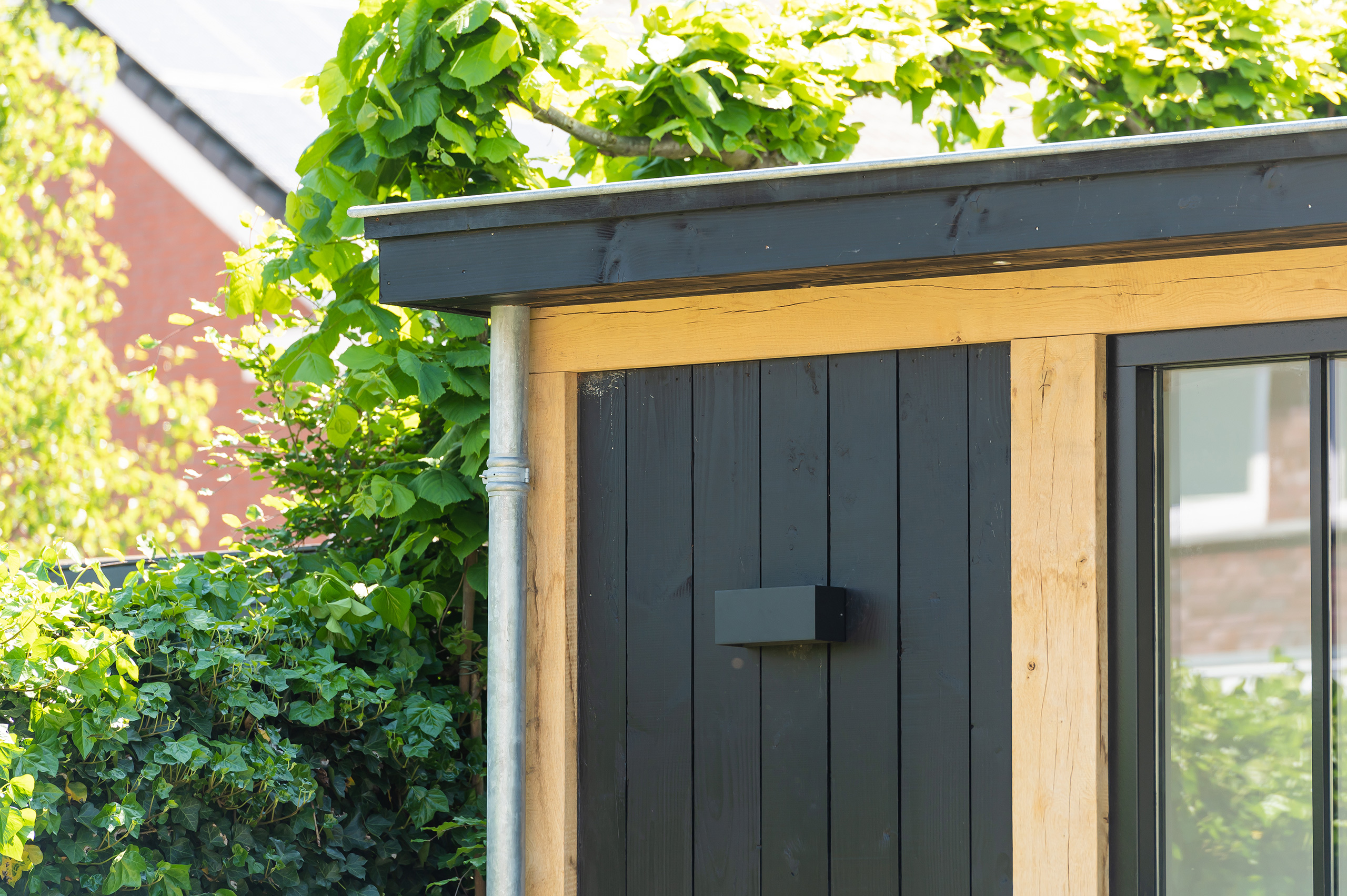 Tuinkantoor met overkapping?