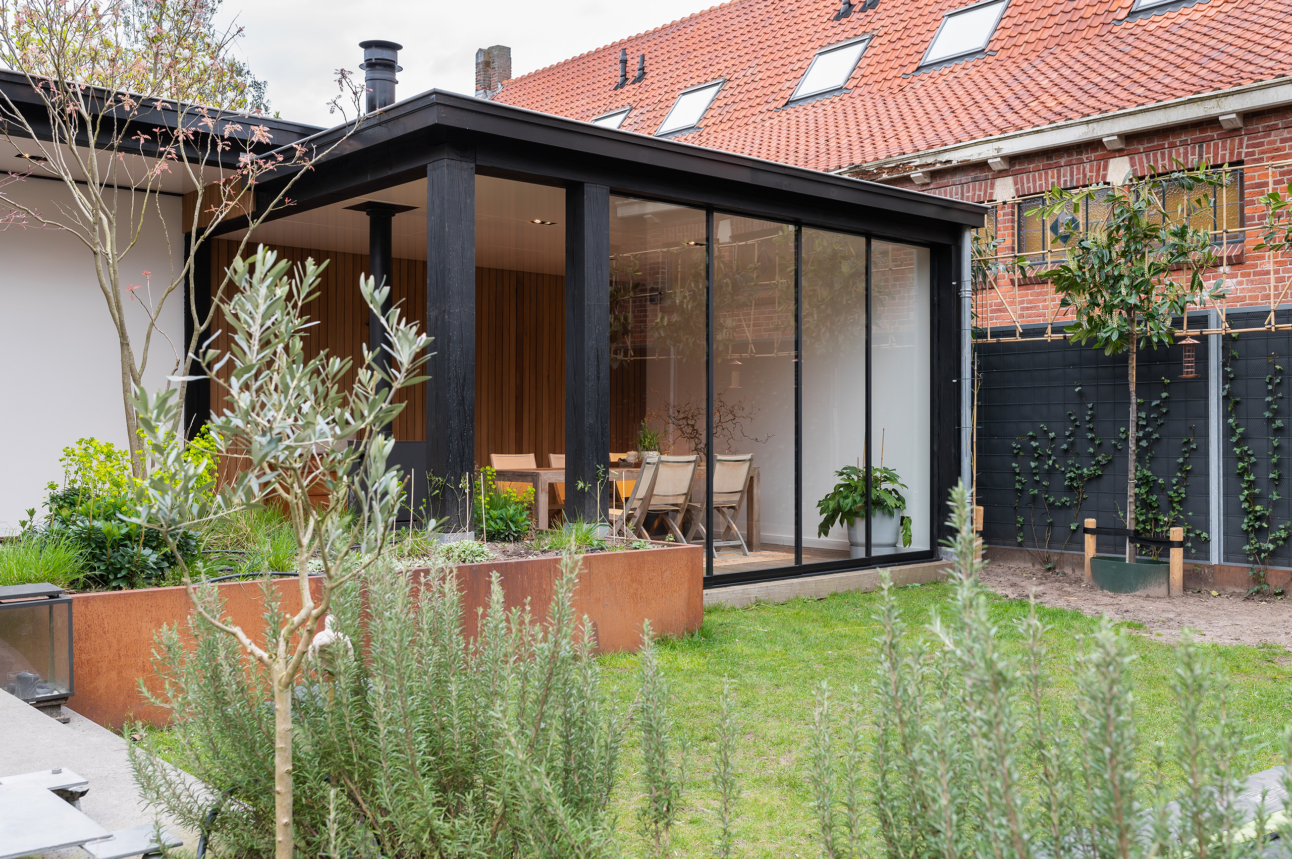 Luxe tuinkamer gerealiseerd door Stantico iconische buitenverblijven