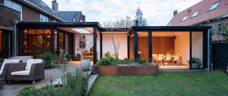 Luxe tuinkamer gerealiseerd door Stantico iconische buitenverblijven