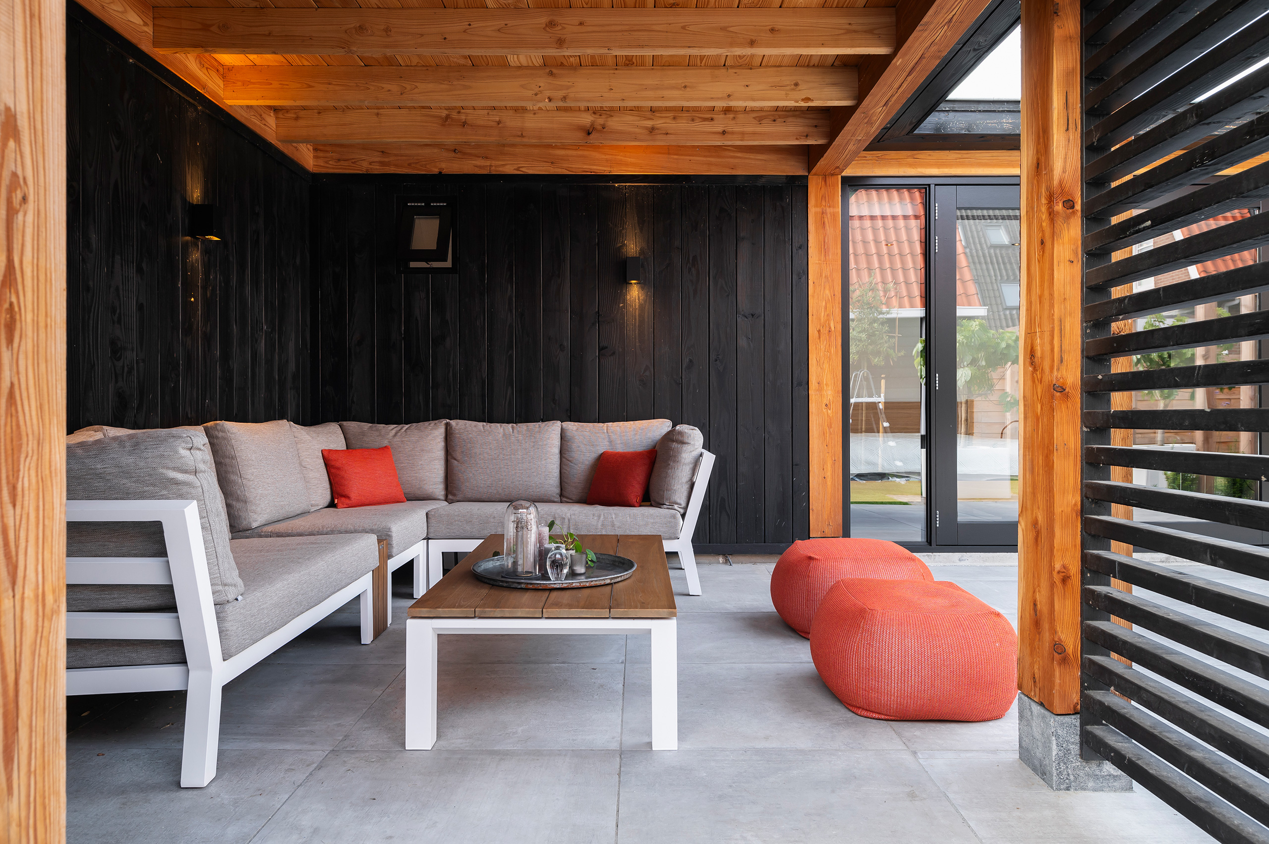 Luxe buitenverblijf met overkapping in Zierikzee