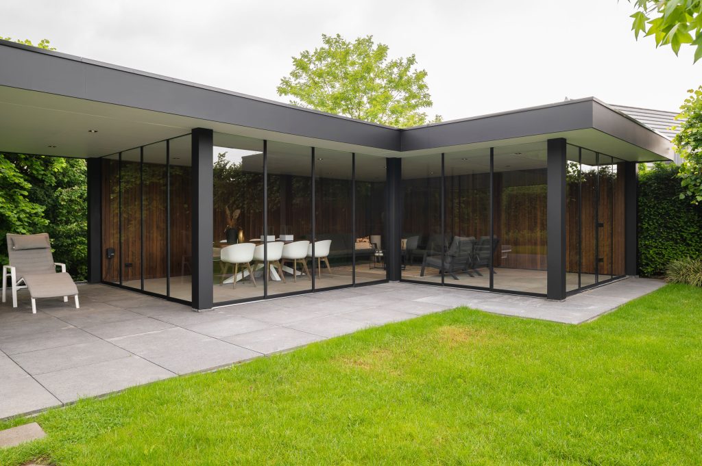 L-vormige tuinkamer Apeldoorn door Stantico