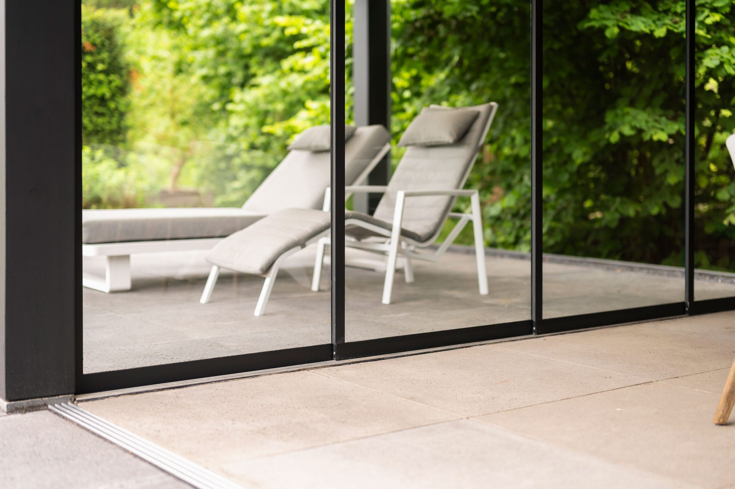 L-vormig tuinhuis in Apeldoorn door Stantico