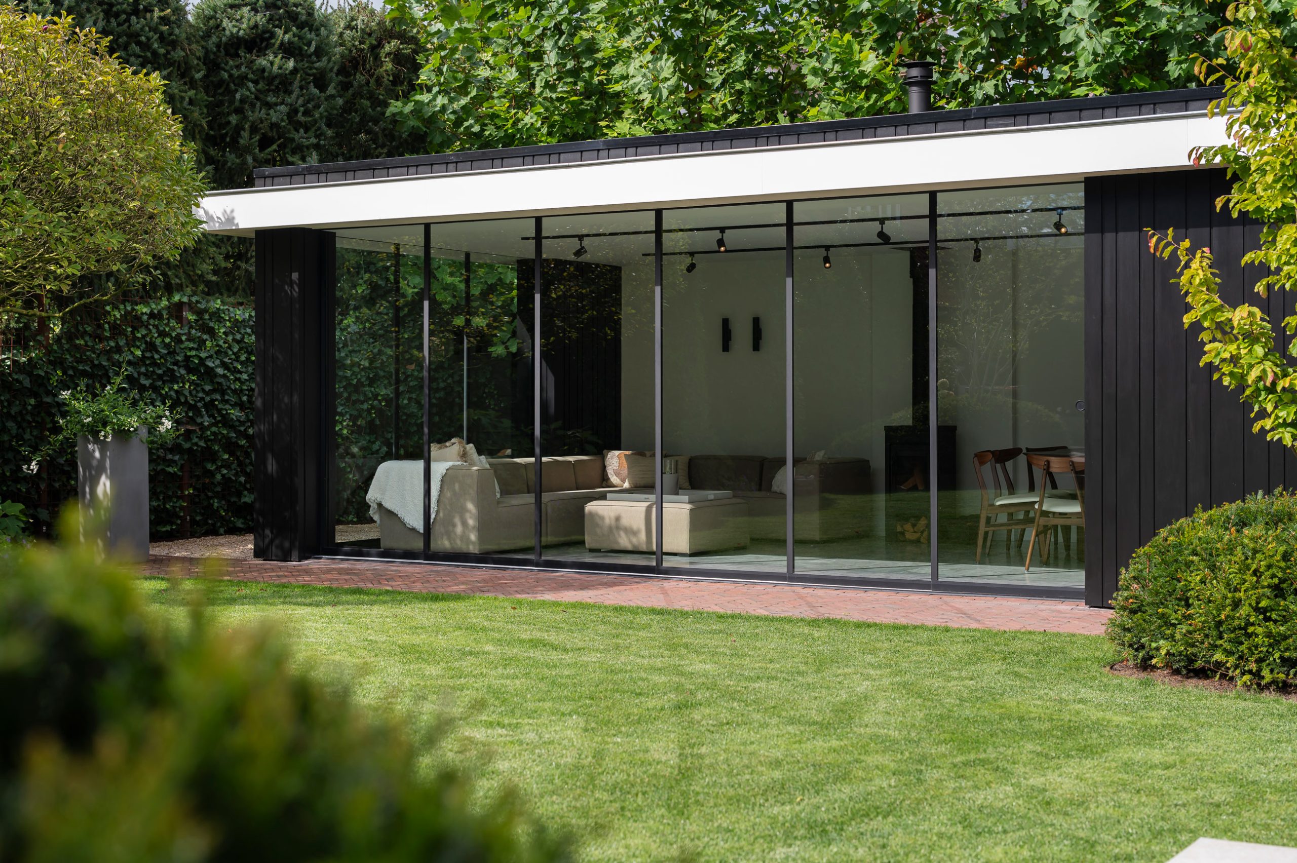 De moderne tuinkamer in Barneveld is een echte eyecatcher!