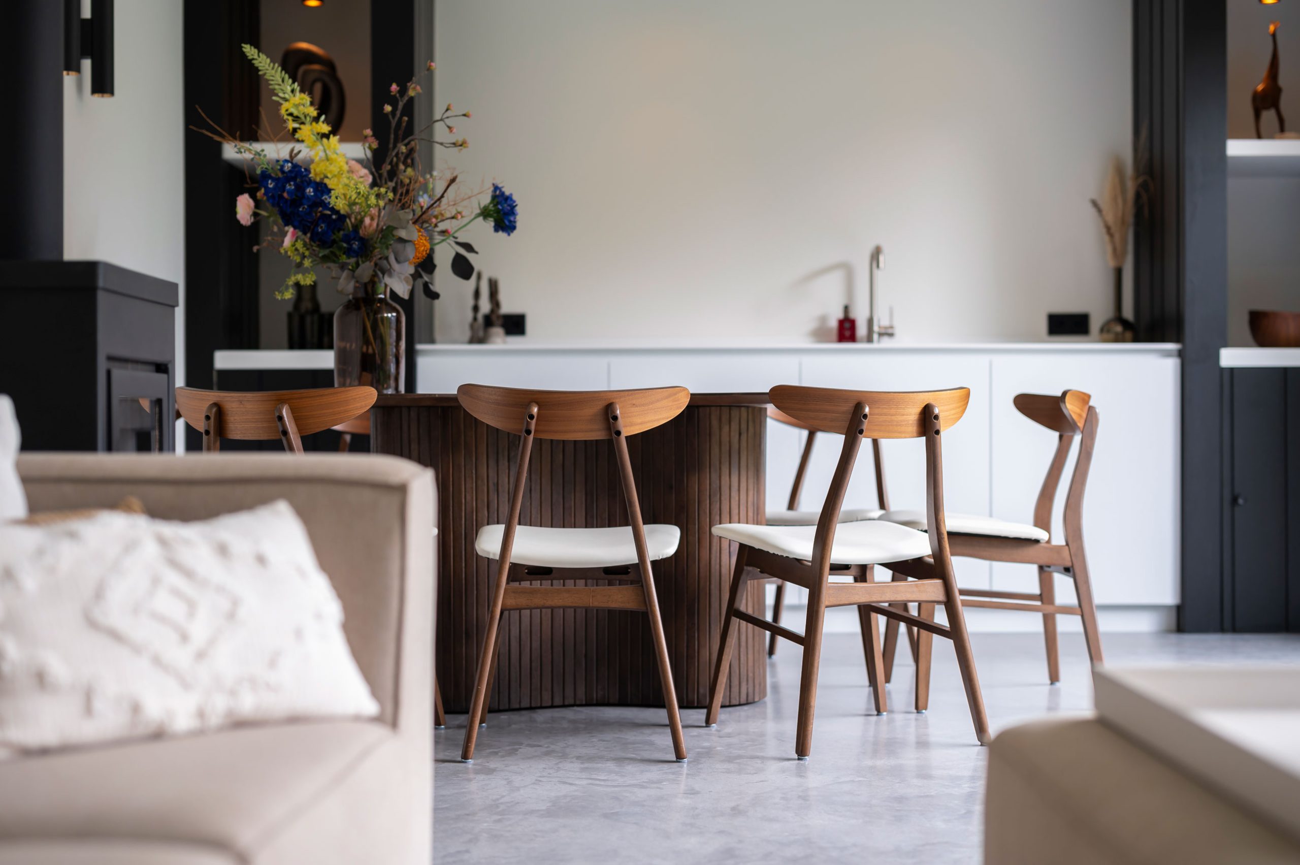 Moderne tuinkamer in Barneveld door Stantico iconische houten buitenverblijven