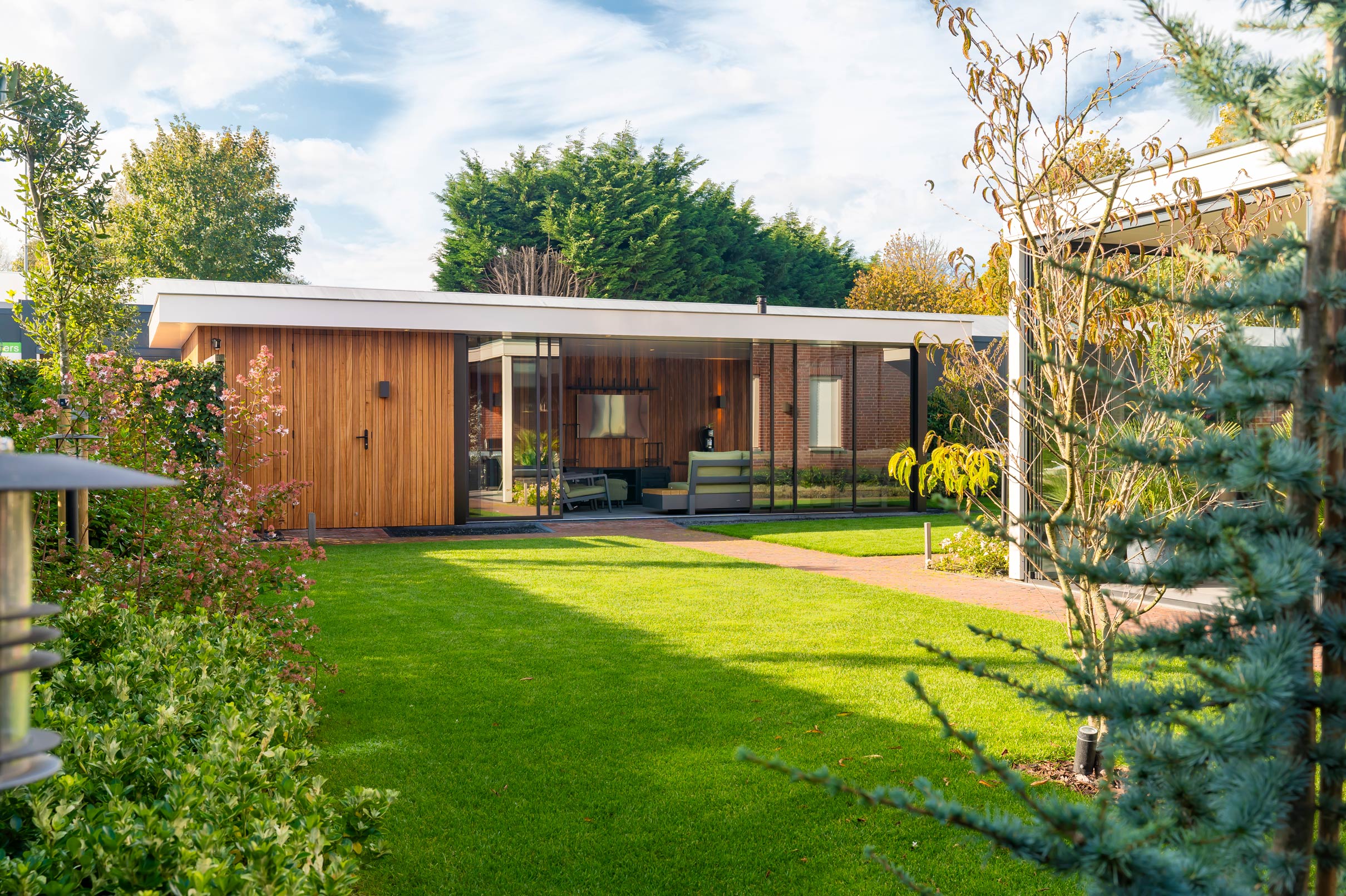 In Katwijk realiseerde Stantico deze luxe tuinkamer