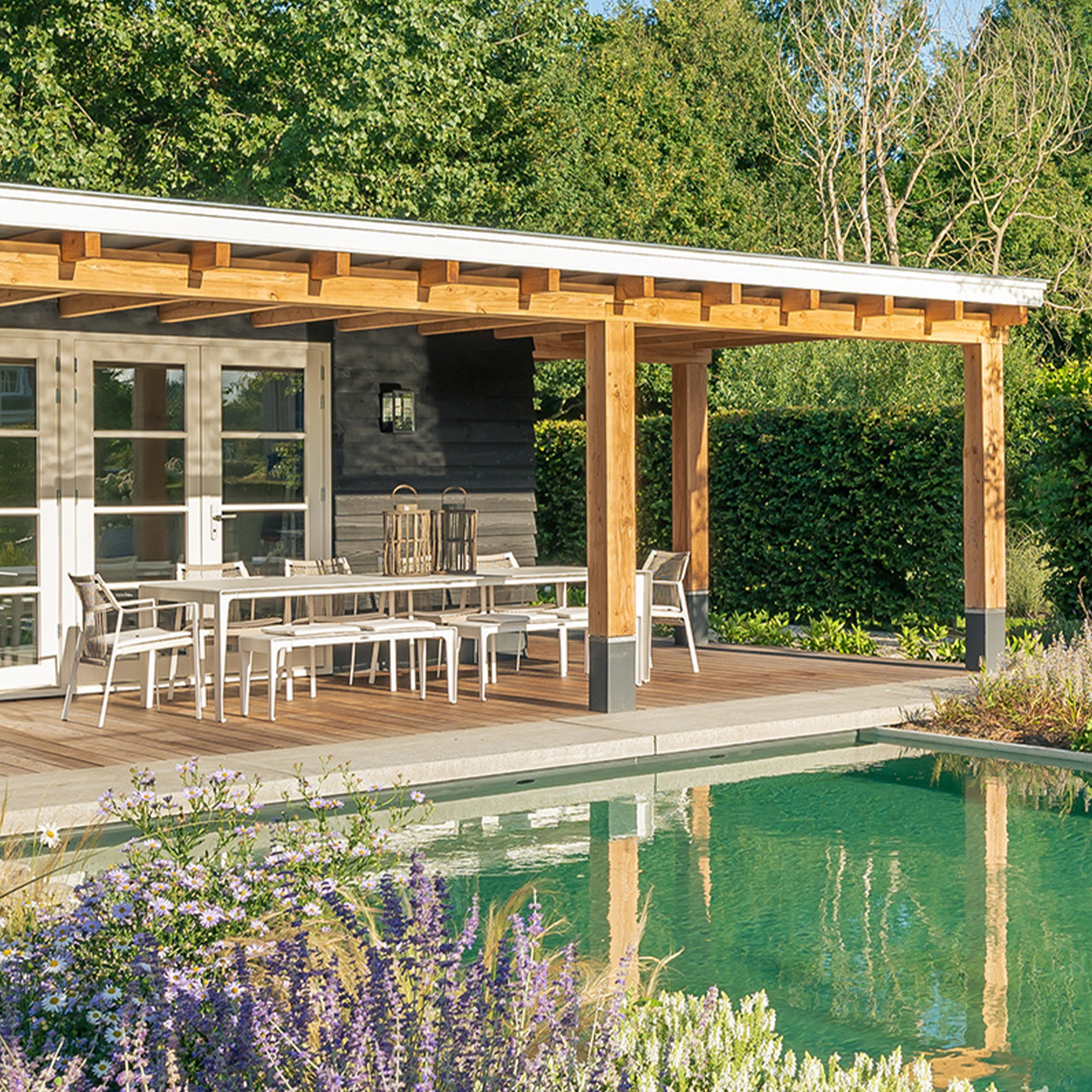 Houten veranda? Stantico is specialist in luxe maatwerk veranda's.